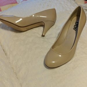 Nude heels EUC